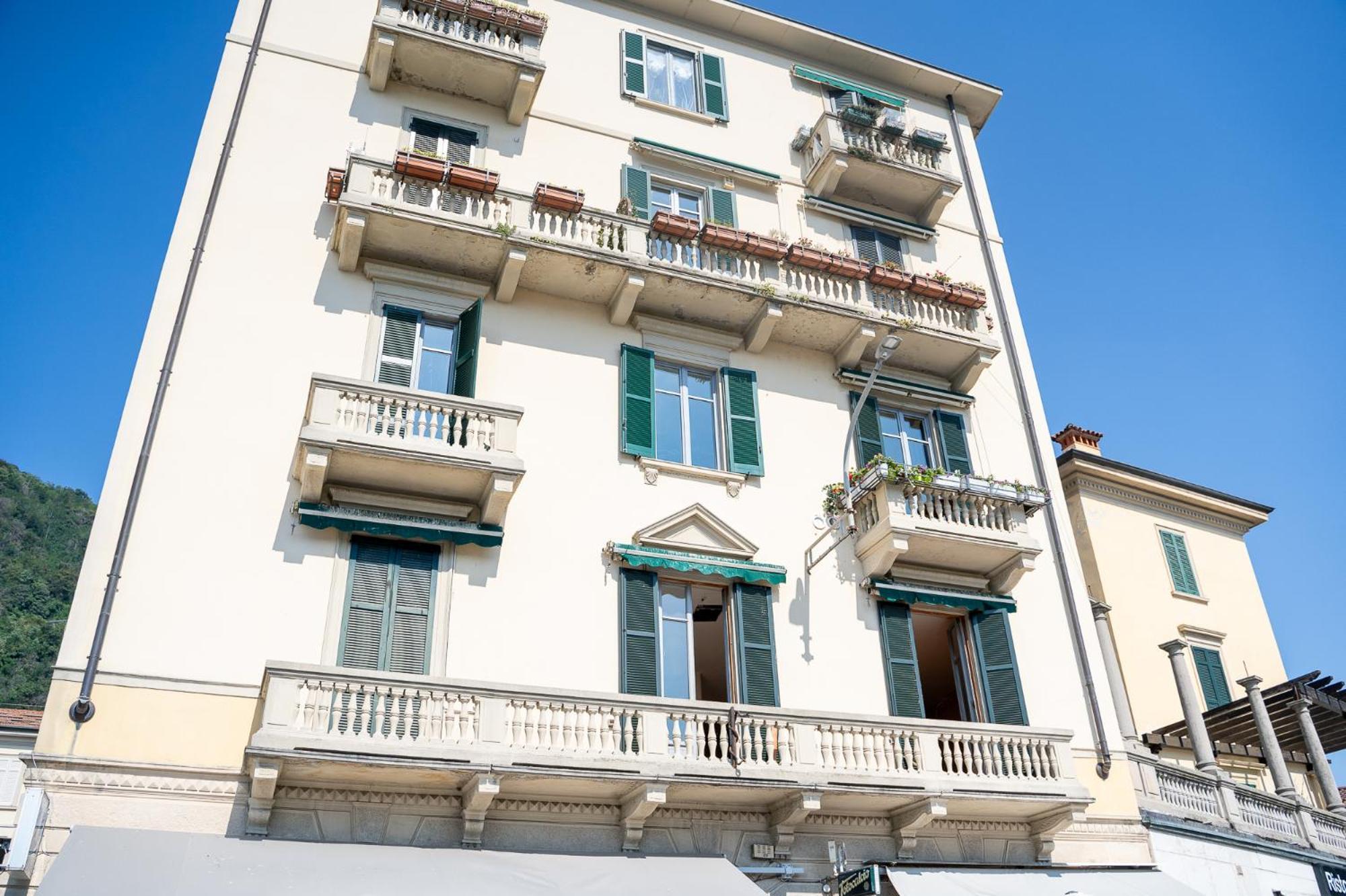 Appartamento Esclusivo Fronte Lago, In Centro A Como Con Garage Exterior photo