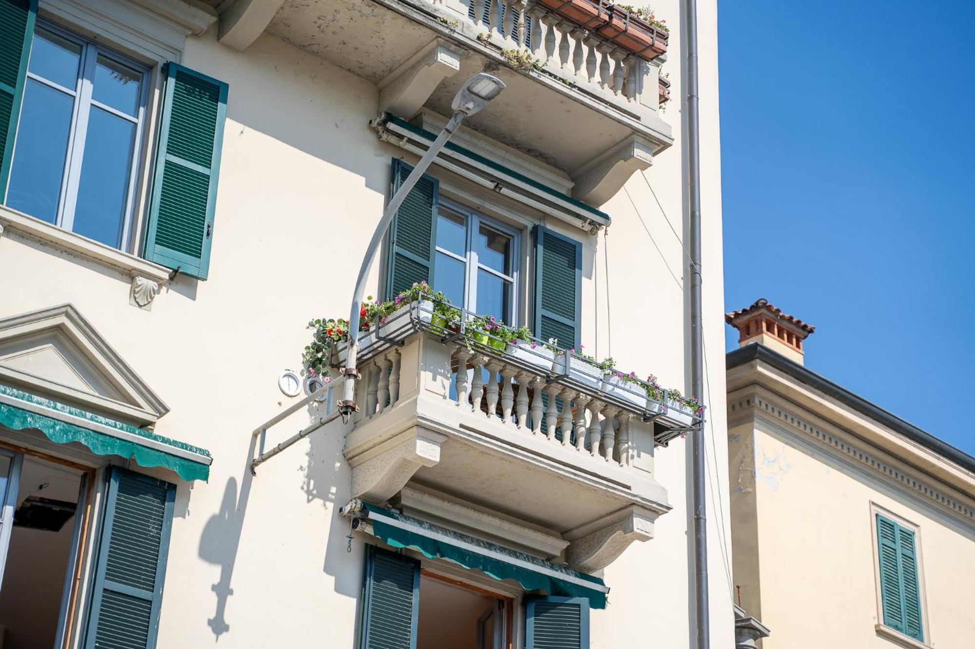 Appartamento Esclusivo Fronte Lago, In Centro A Como Con Garage Exterior photo
